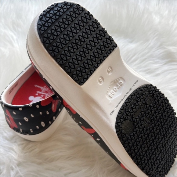🆕Crocs Minnie Mouse Red Bow Polka Dot Print Women’s Size 5 Removable Insole - Picture 13 of 13